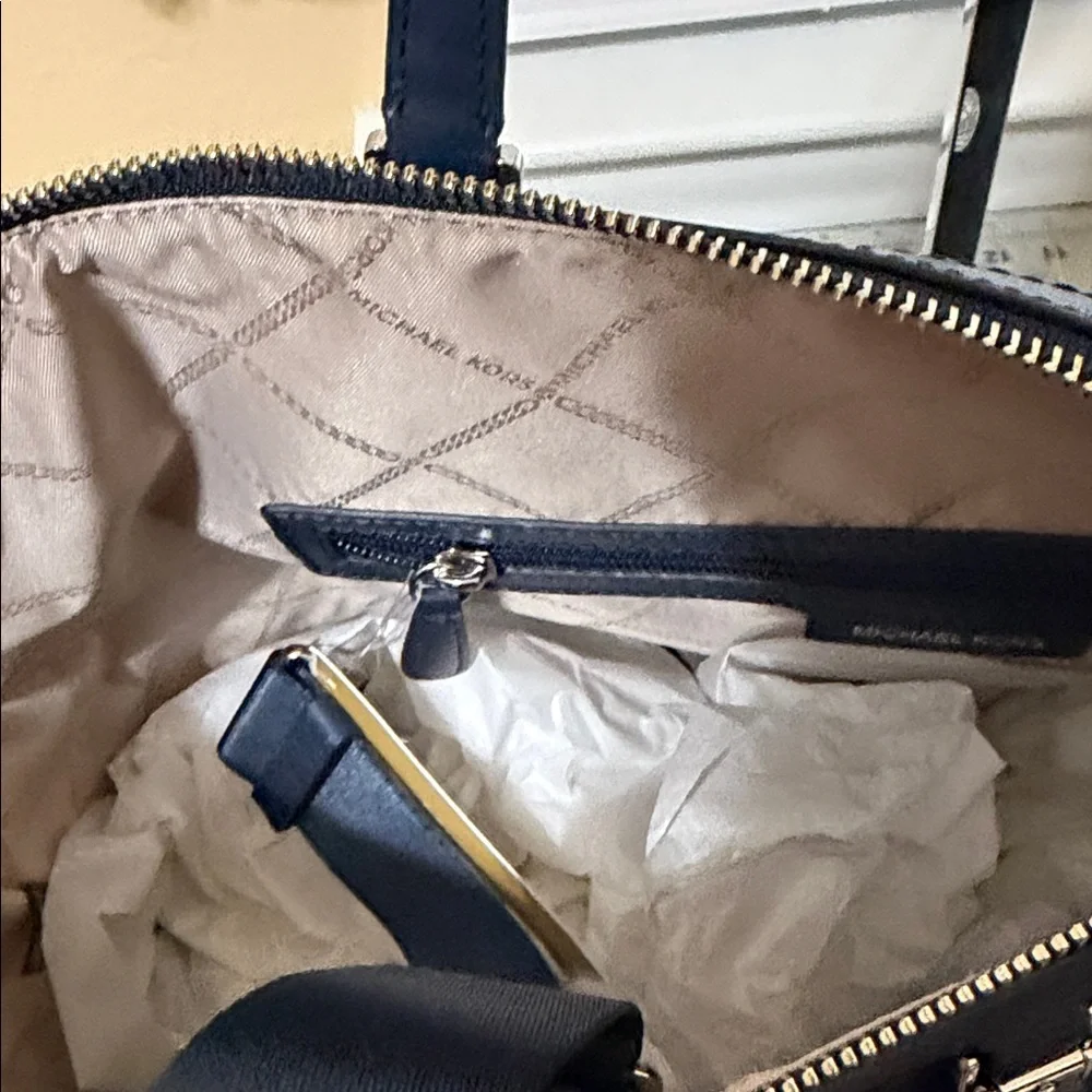Michael Kors Dark Blue Signature Tote - Picture 4 of 15